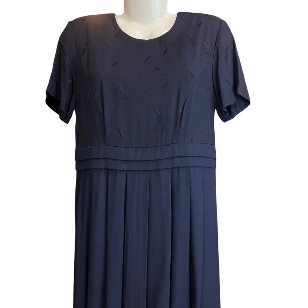 Just in Thyme Women's Navy Embroidered Pleated Short Sleeve Back Zip Dress Sz 8 - Picture 4 of 7